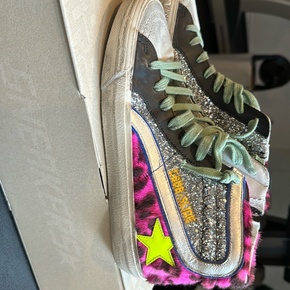 GOLDEN GOOSE SLIDES SIZE 7